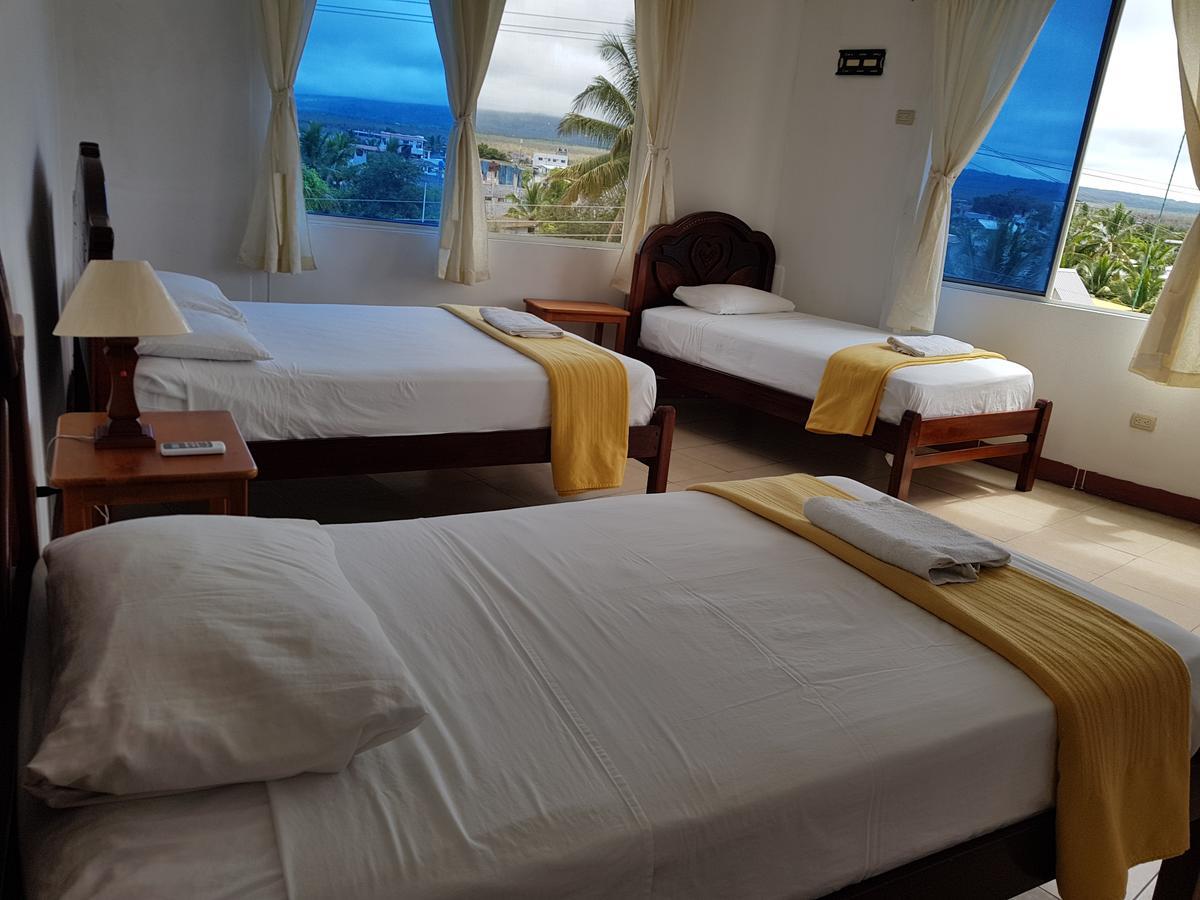 Gloria - Galapagos Inn 푸에르토아요라 외부 사진