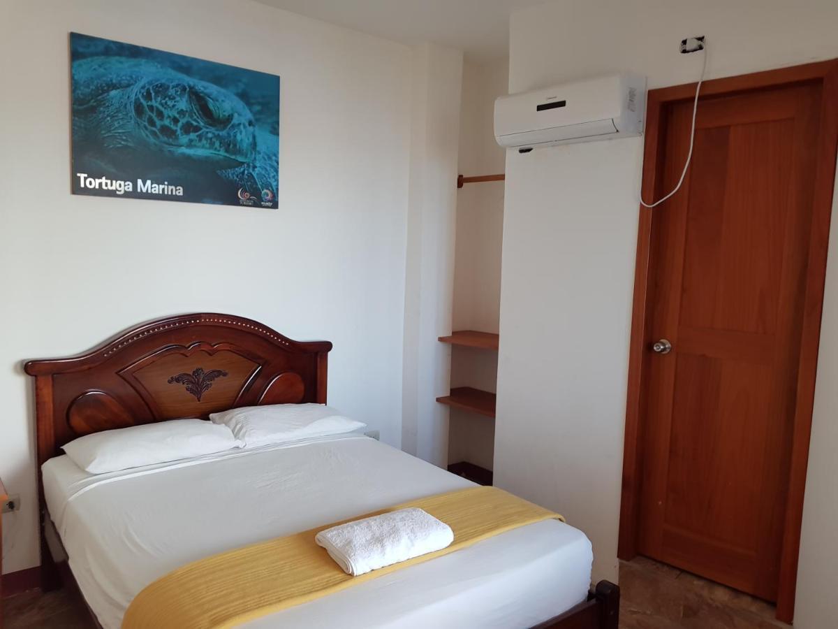 Gloria - Galapagos Inn 푸에르토아요라 외부 사진
